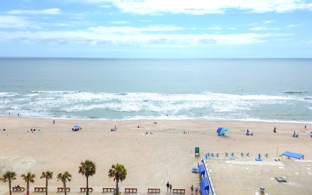 HAPPY HOUR ON AMELIA ISLAND